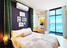Seaview Bliss Studio - Tropical Elegance
