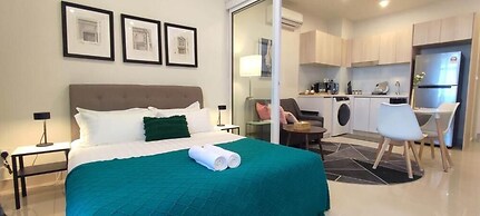 Seaview Bliss Studio - Tropical Elegance