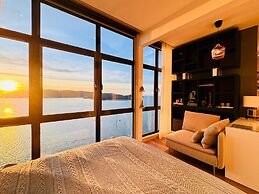 Seaview Bliss Studio - Tropical Elegance