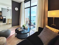 Seaview Bliss Studio - Tropical Elegance