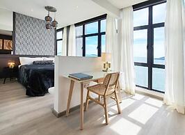 Seaview Bliss Studio - Tropical Elegance