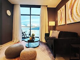 Seaview Bliss Studio - Tropical Elegance