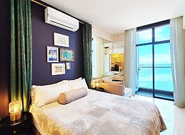 Seaview Bliss Studio - Tropical Elegance