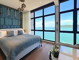 Seaview Bliss Studio - Tropical Elegance