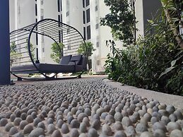 Seaview Bliss Studio - Tropical Elegance