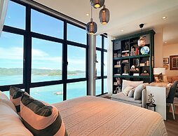 Seaview Bliss Studio - Tropical Elegance