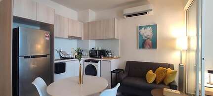 Seaview Bliss Studio - Tropical Elegance