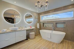 Lugano Lake View Villa w. Private Pool