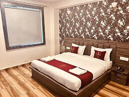 Hotel R C Regency