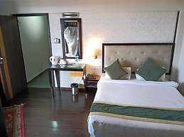 Hotel Dip Palace