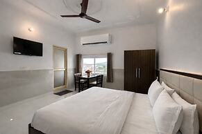 Hotel Govind Palace Near Ganga