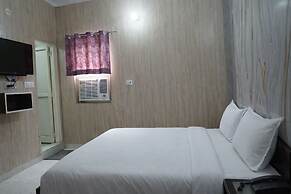 Hotel Govind Palace Near Ganga