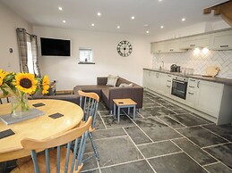 Sun Trevor Barn 1