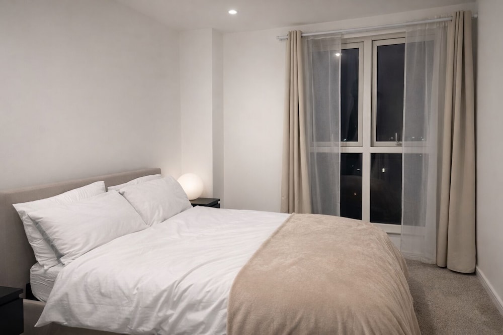 Round The Clock Bookings - Wharf 1ne