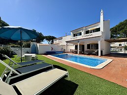 Vilamoura Summer Villa 3 by Homing