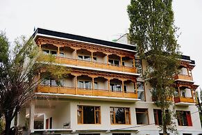 Hotel Walnut Ladakh