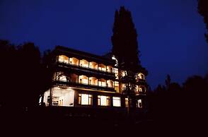 Hotel Walnut Ladakh