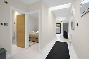 Modern Comfort 2-Bedroom, 2-Bathroom House