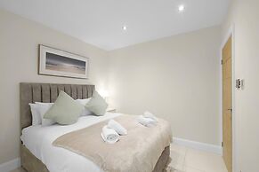 Modern Comfort 2-Bedroom, 2-Bathroom House
