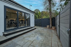 Modern Comfort 2-Bedroom, 2-Bathroom House