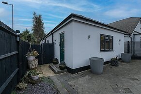 Modern Comfort 2-Bedroom, 2-Bathroom House