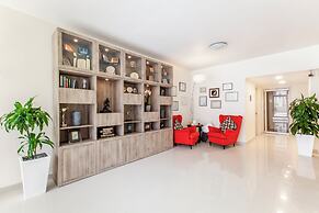 Golden Sands 5 Hotel Apartment