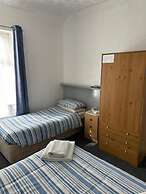 The stage door hotel