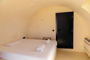 Exomitis1 Cellar & Sea Escape