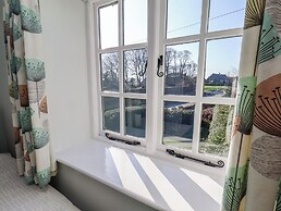 Holly Cottage