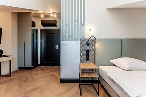 Art Queen Aparthotel