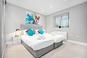 Grand 5 Bedrooms and 3 Bath Birmingham Home