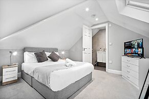 Grand 5 Bedrooms and 3 Bath Birmingham Home
