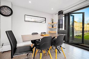 Grand 5 Bedrooms and 3 Bath Birmingham Home