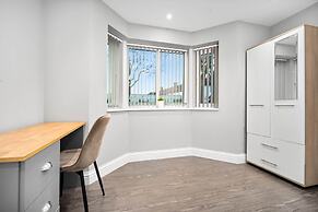 Grand 5 Bedrooms and 3 Bath Birmingham Home