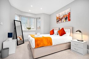 Grand 5 Bedrooms and 3 Bath Birmingham Home