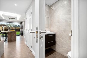 Grand 5 Bedrooms and 3 Bath Birmingham Home
