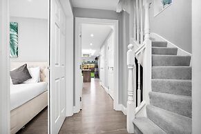 Grand 5 Bedrooms and 3 Bath Birmingham Home