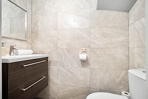 Grand 5 Bedrooms and 3 Bath Birmingham Home