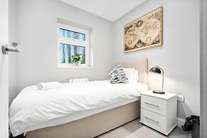 Grand 5 Bedrooms and 3 Bath Birmingham Home