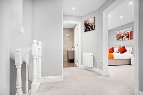 Grand 5 Bedrooms and 3 Bath Birmingham Home