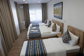 Apricot Lodge