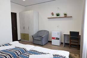 Apricot Lodge