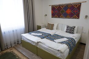 Apricot Lodge