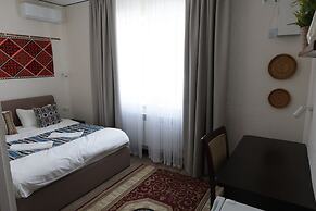 Apricot Lodge