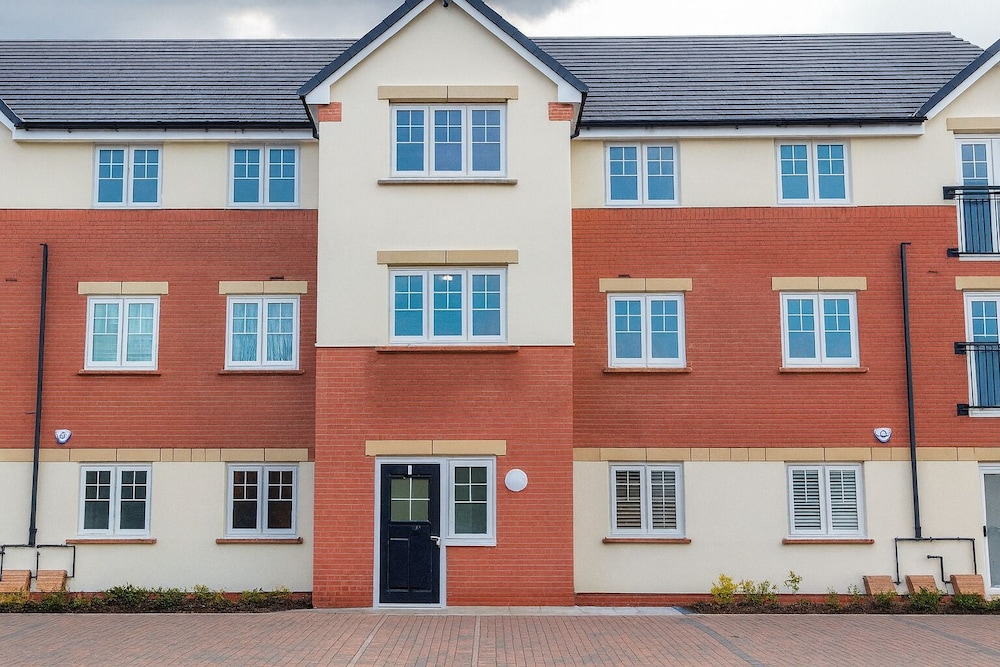 Modern Flat near Anfield & Free Parking