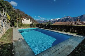 Alba on Lake Como