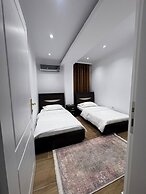 Aisha Apartment