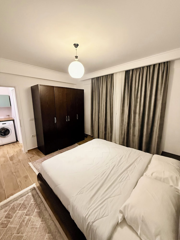 Aisha Apartment