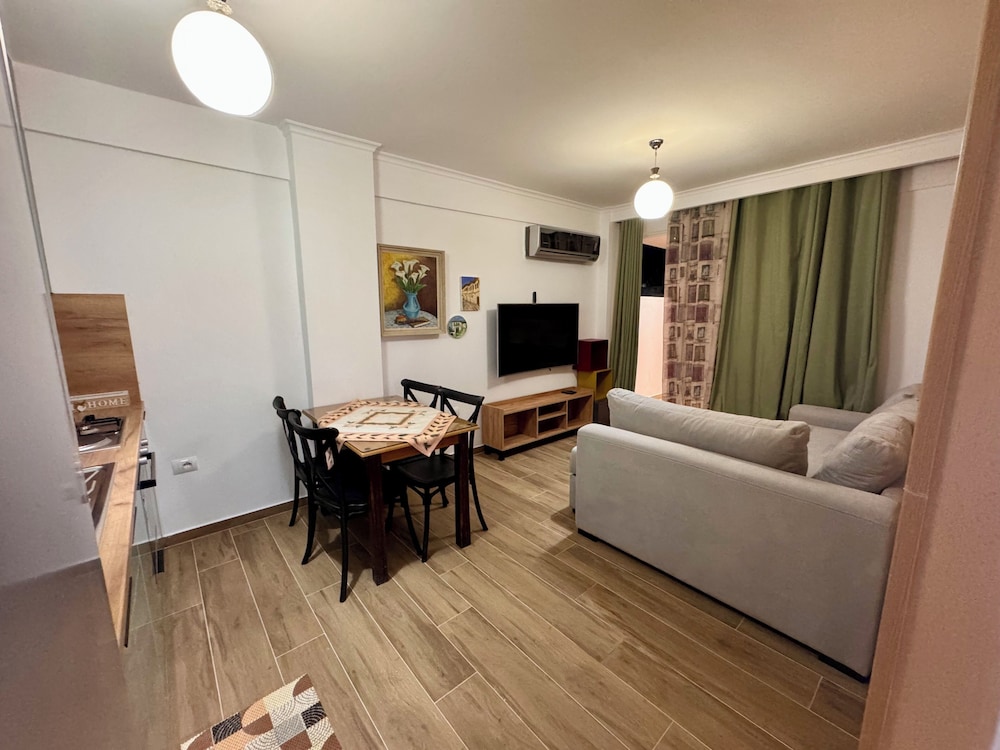Aisha Apartment