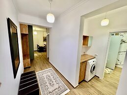 Aisha Apartment